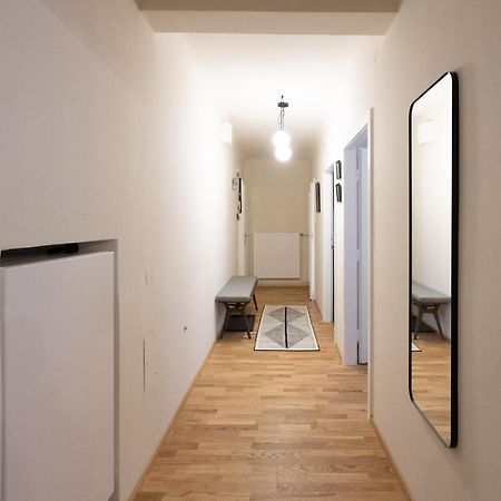 Chic 1-Bed Apt By Canal Walk To Historic Centre Wien Eksteriør bilde
