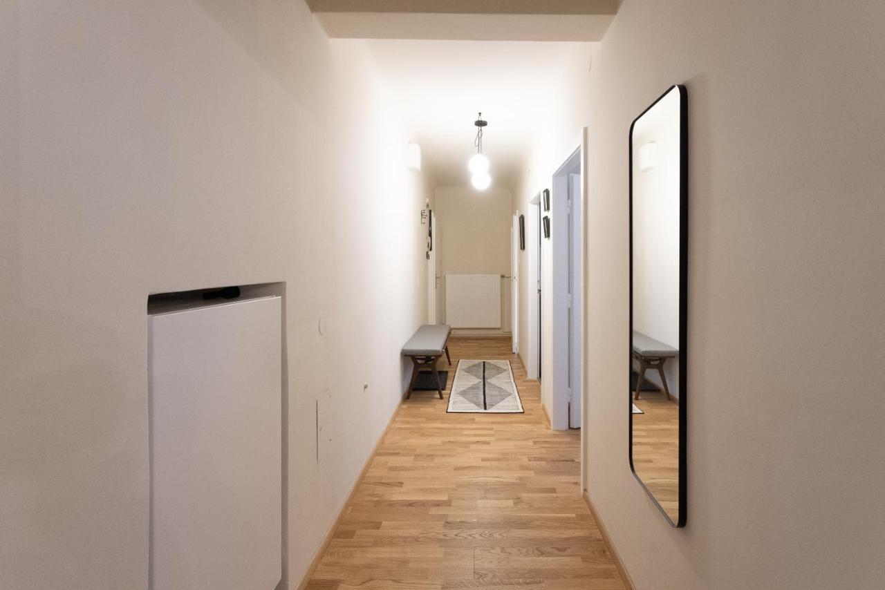 Chic 1-Bed Apt By Canal Walk To Historic Centre Wien Eksteriør bilde